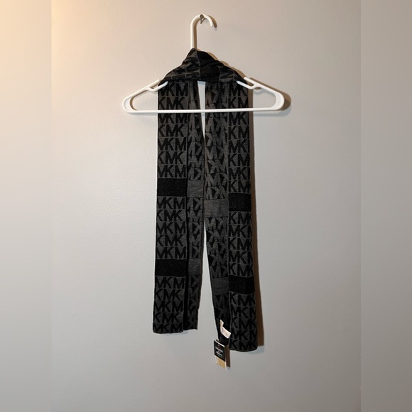 NWT Michael Kors Scarf - Picture 4 of 4